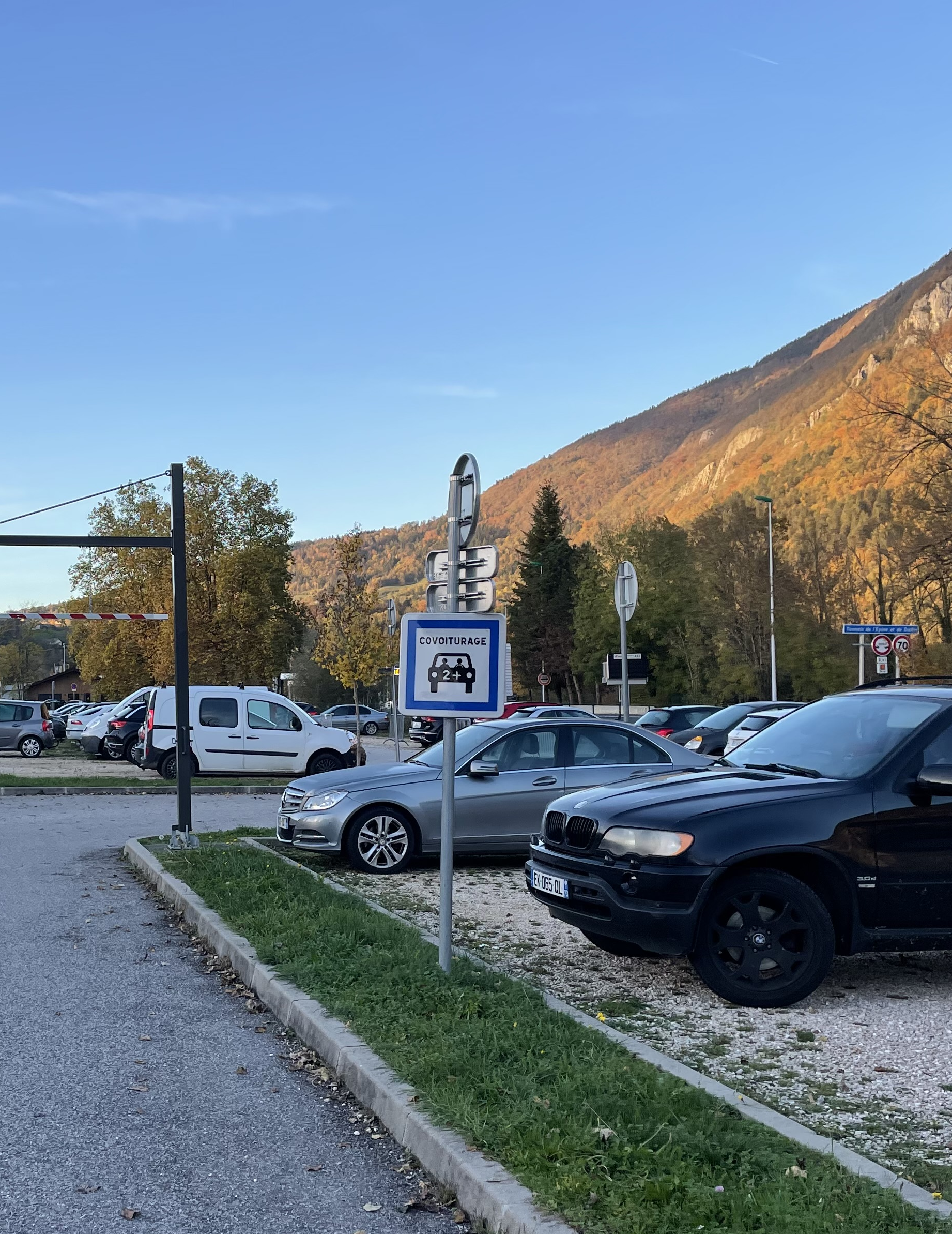 Aire covoiturage Nances_credit SMAPS Réflex Vélo et si on se déplaçait autrement en Avant Pays savoyard